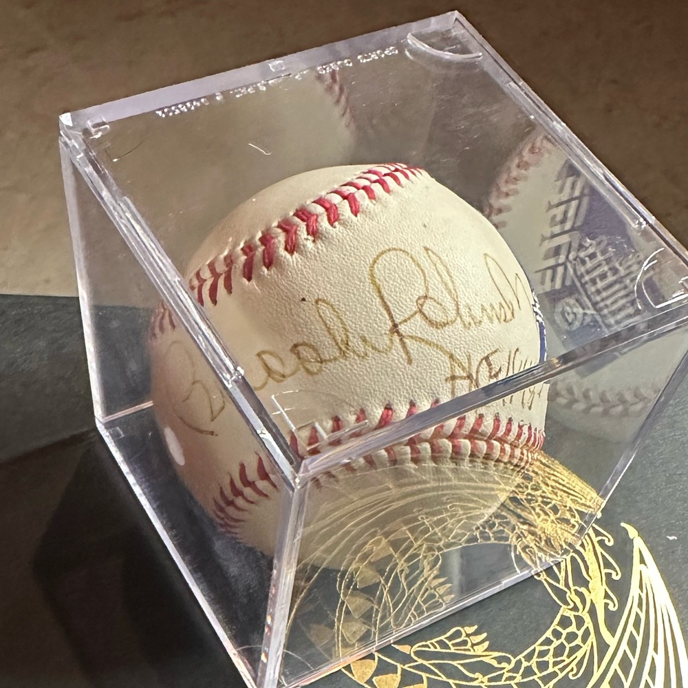 Signed baseball - Picture 7 of 7